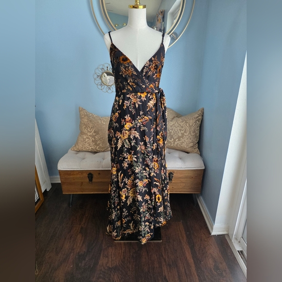 Hutch Alden Wrap Gown - Picture 1 of 9
